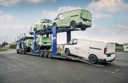 Farizon vans, 2025, on transporter